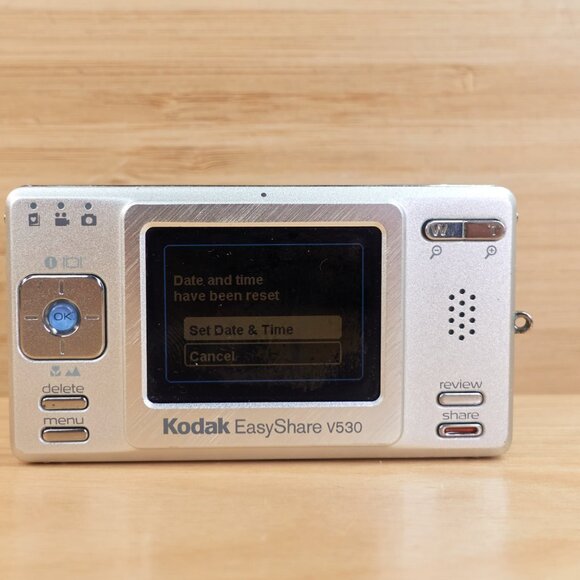 Kodak EasyShare V530 / 5MP Stylish Digital Camera / Compact / Tested & Working - Picture 5 of 12